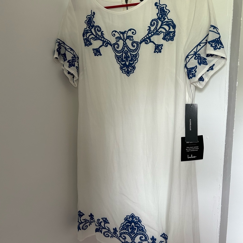 Never been worn NWT Lulu dress great for a trip to Greece!